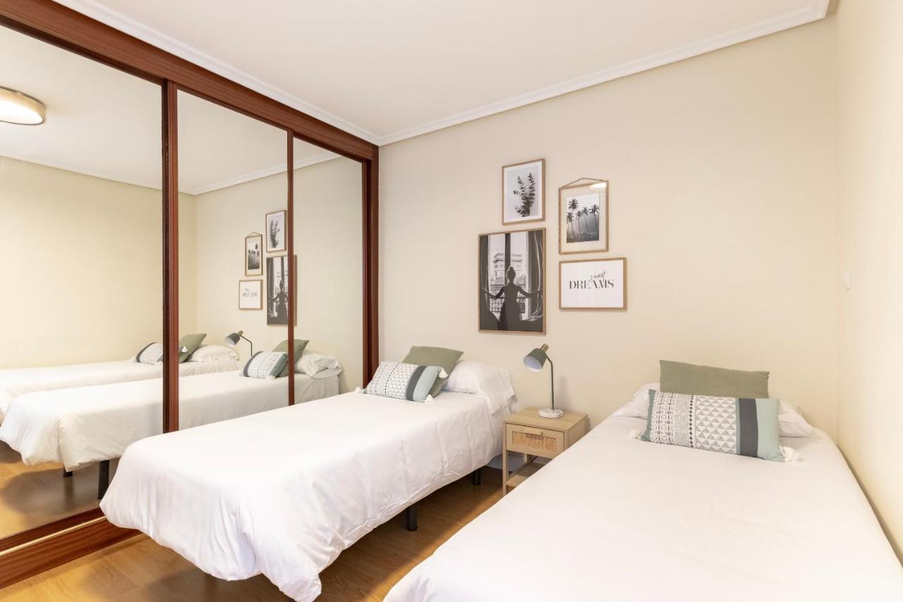 Akomodat En Apartamento En El Centro De Bilbao Con Parking Exteriör bild