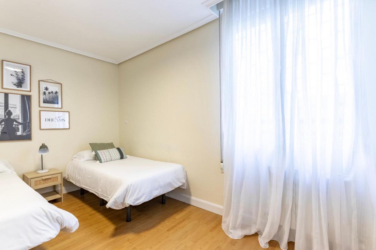 Akomodat En Apartamento En El Centro De Bilbao Con Parking Exteriör bild