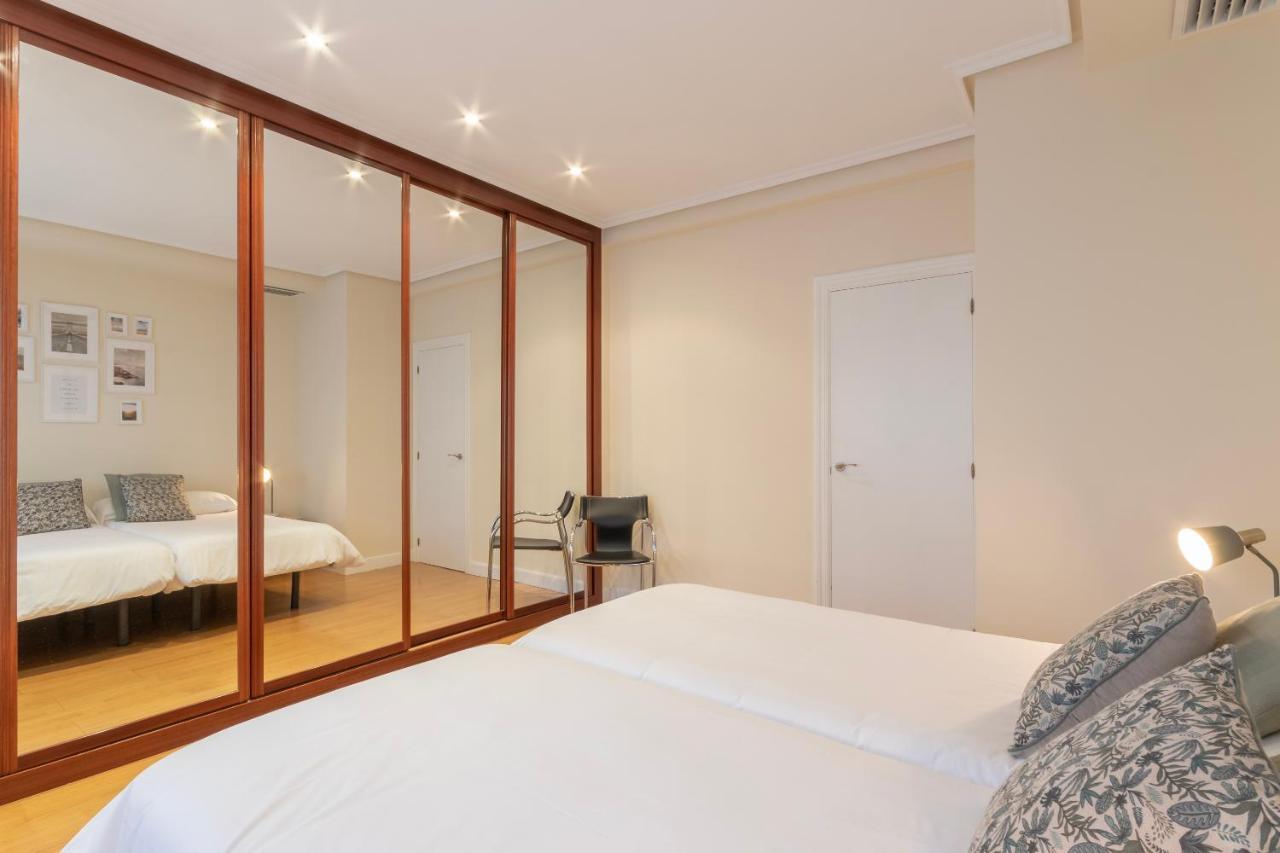 Akomodat En Apartamento En El Centro De Bilbao Con Parking Exteriör bild