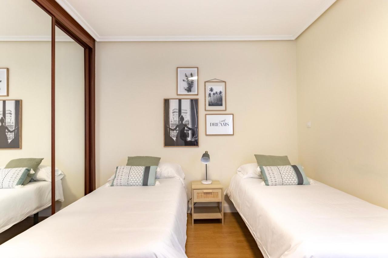 Akomodat En Apartamento En El Centro De Bilbao Con Parking Exteriör bild